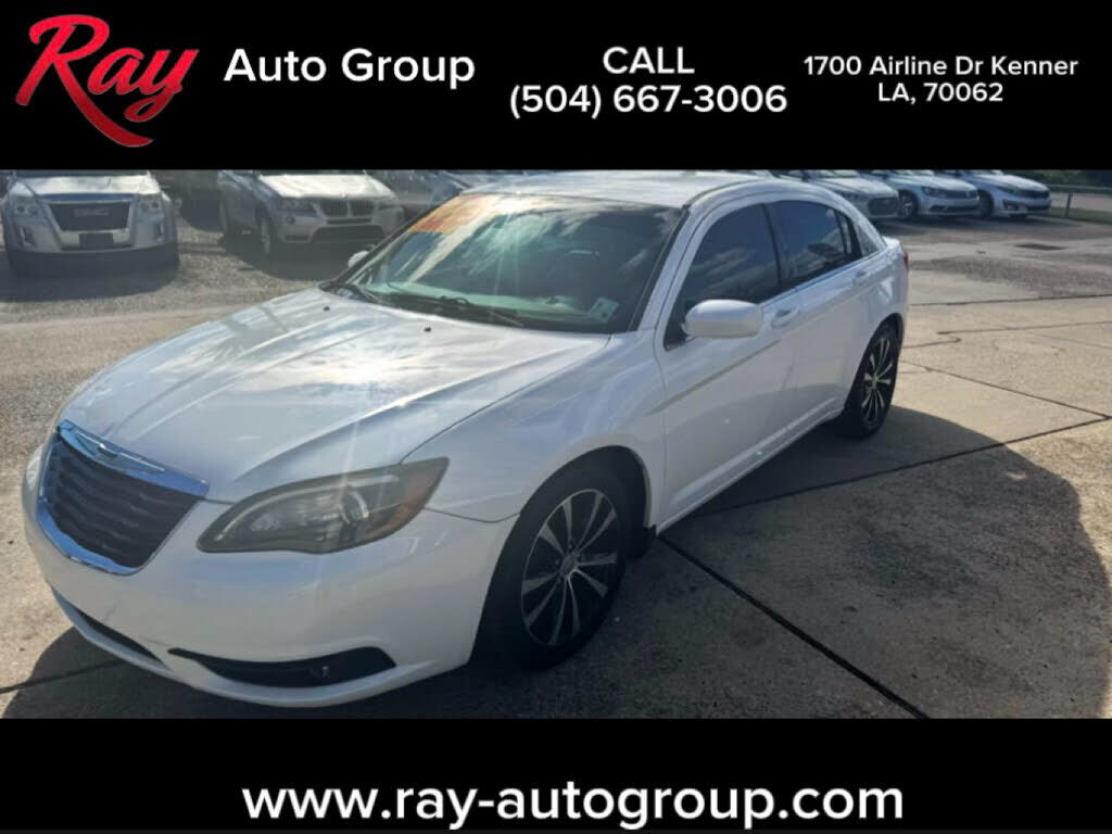 2011 CHRYSLER 200