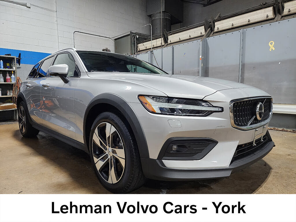 2024 VOLVO V60CC