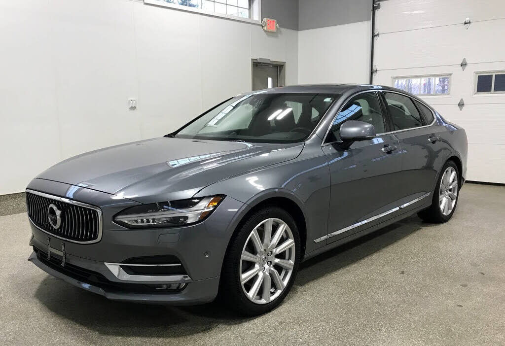 2017 VOLVO S90