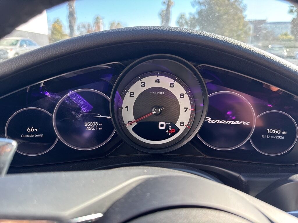 2023 PORSCHE Panamera