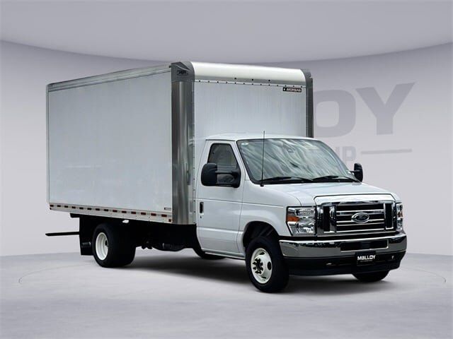 2025 FORD E-350