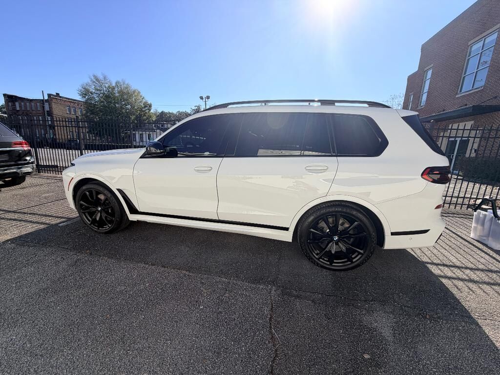 2025 BMW X7