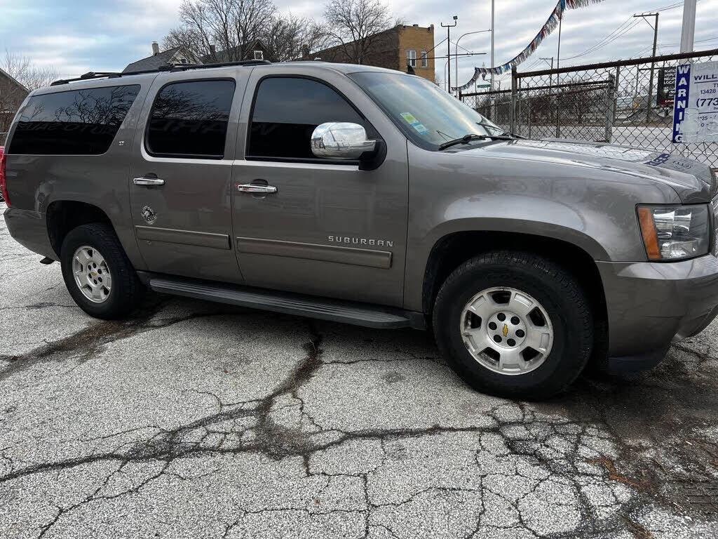 2013 CHEVROLET Suburban
