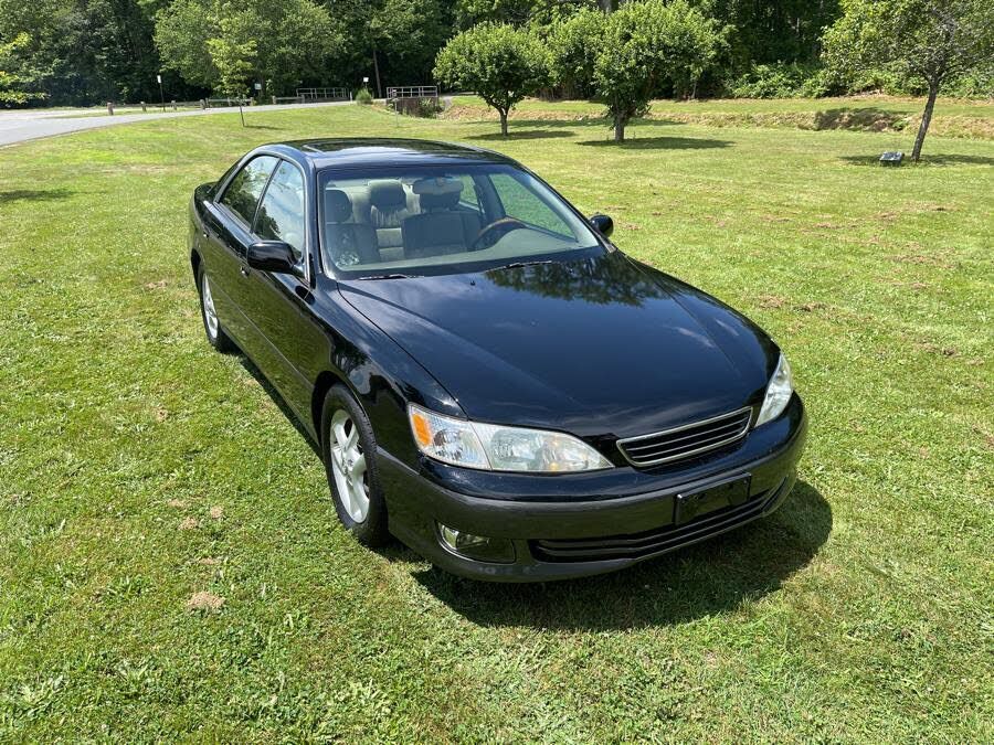 Lexus ES