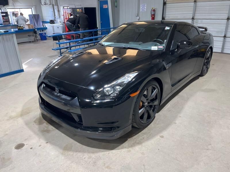 Nissan GT-R