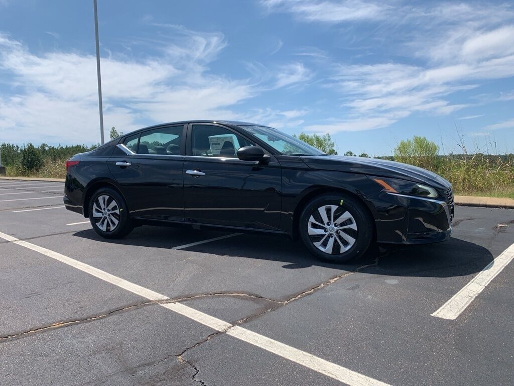 2025 NISSAN Altima