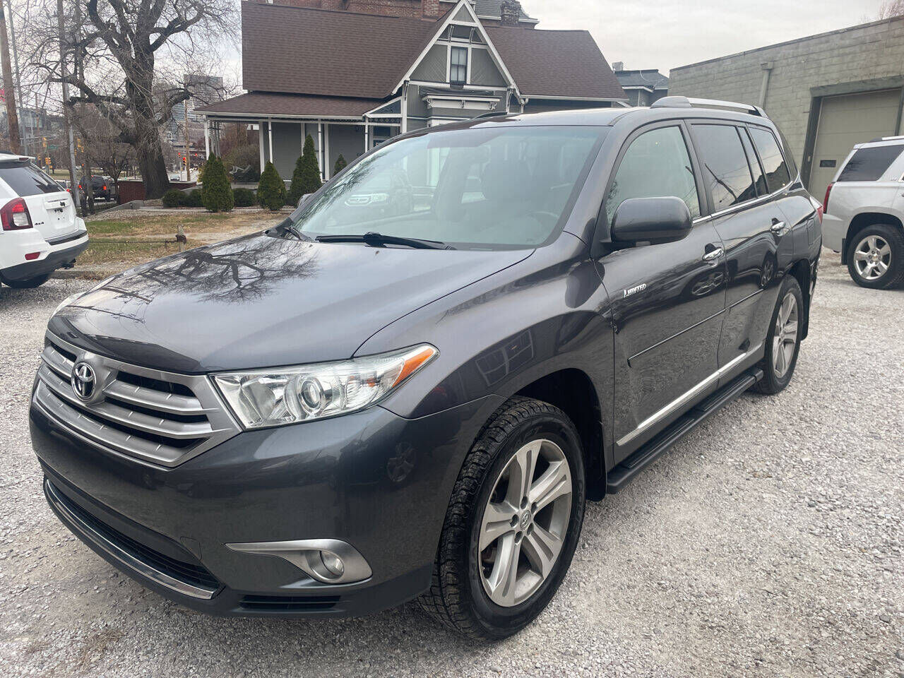 2011 TOYOTA Highlander