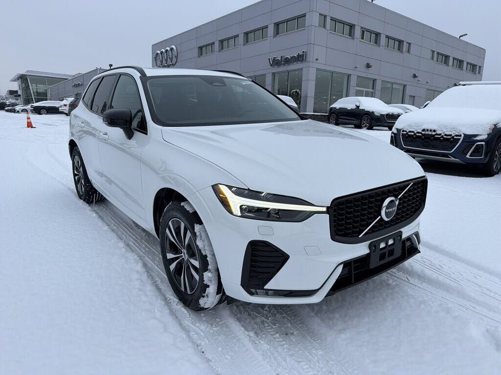 2025 VOLVO XC60