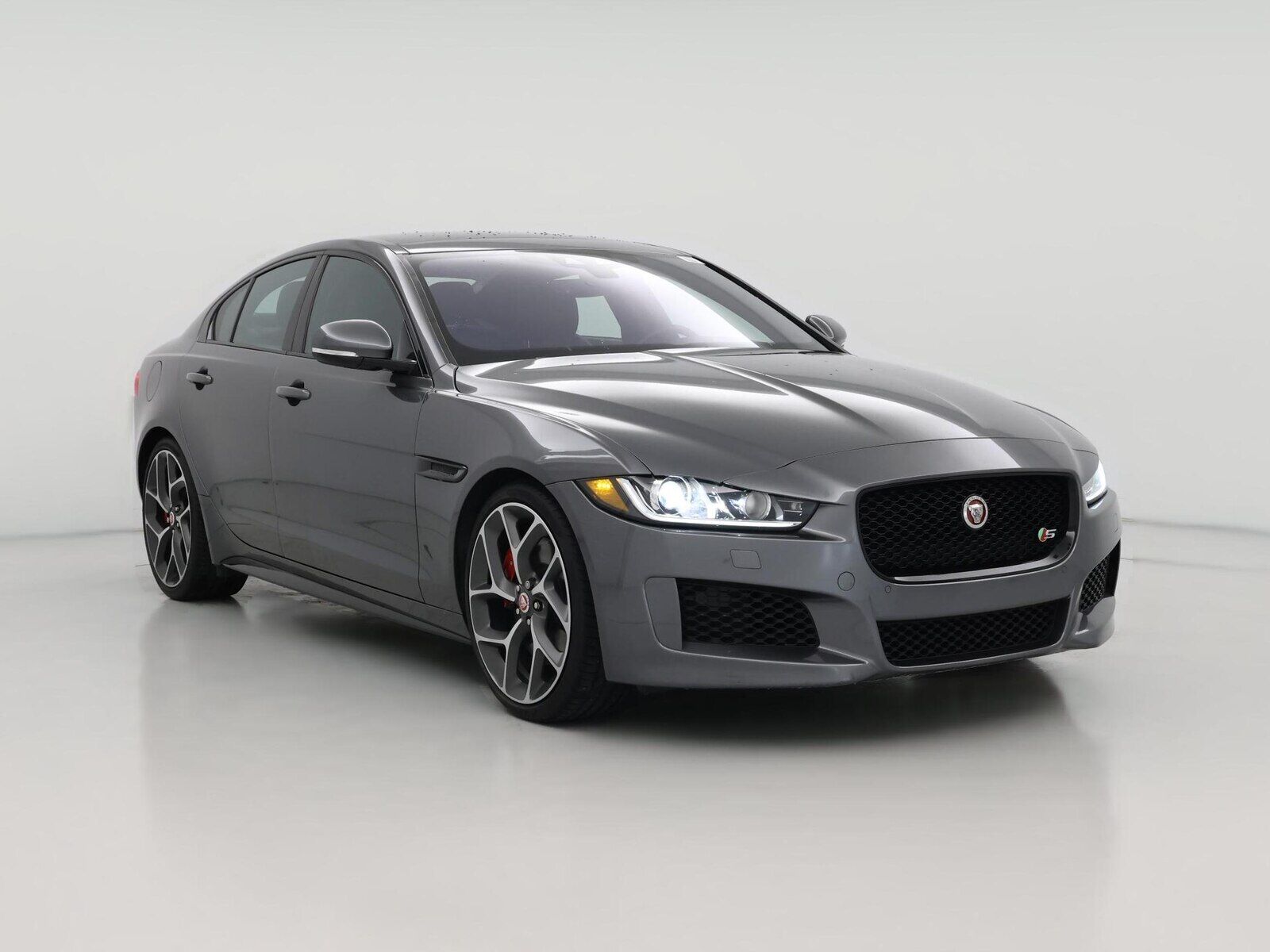 2019 JAGUAR XE