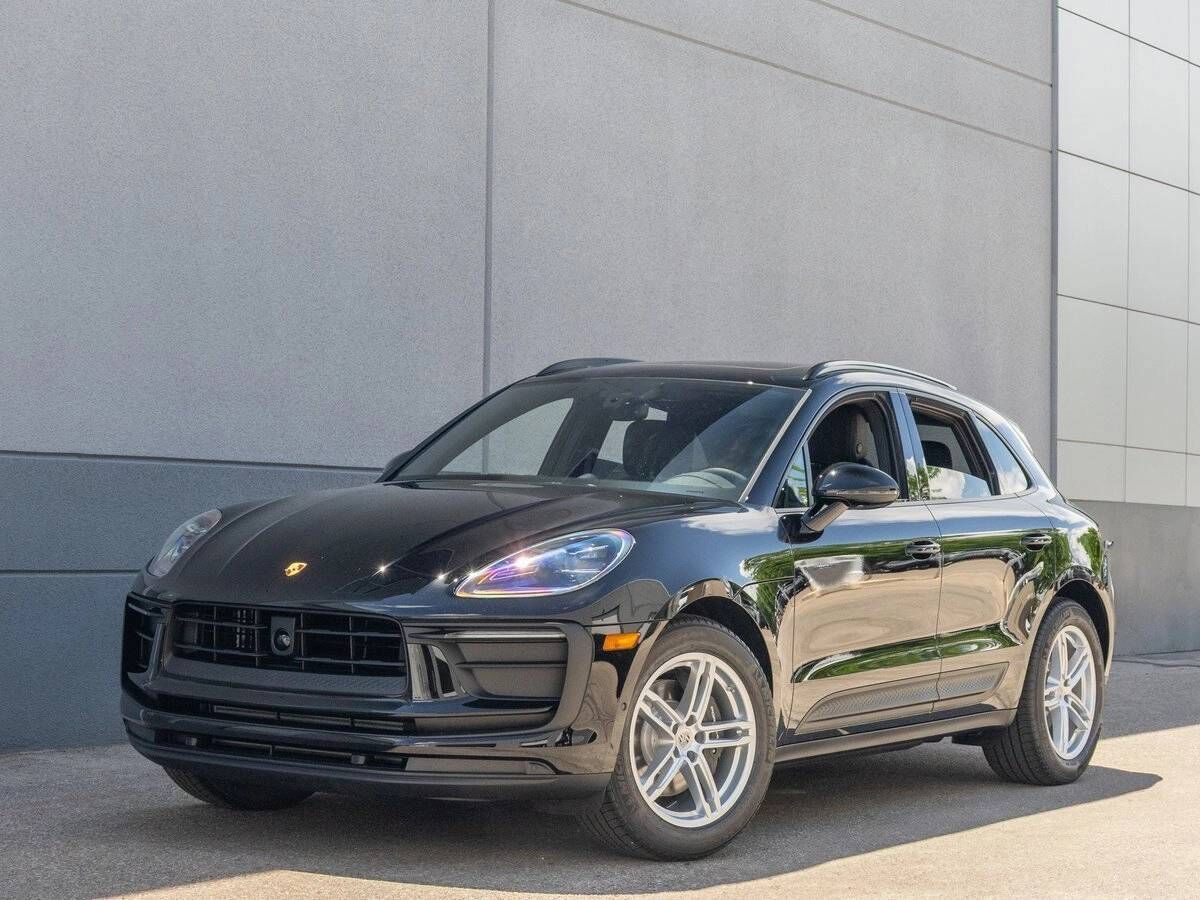 2025 PORSCHE Macan