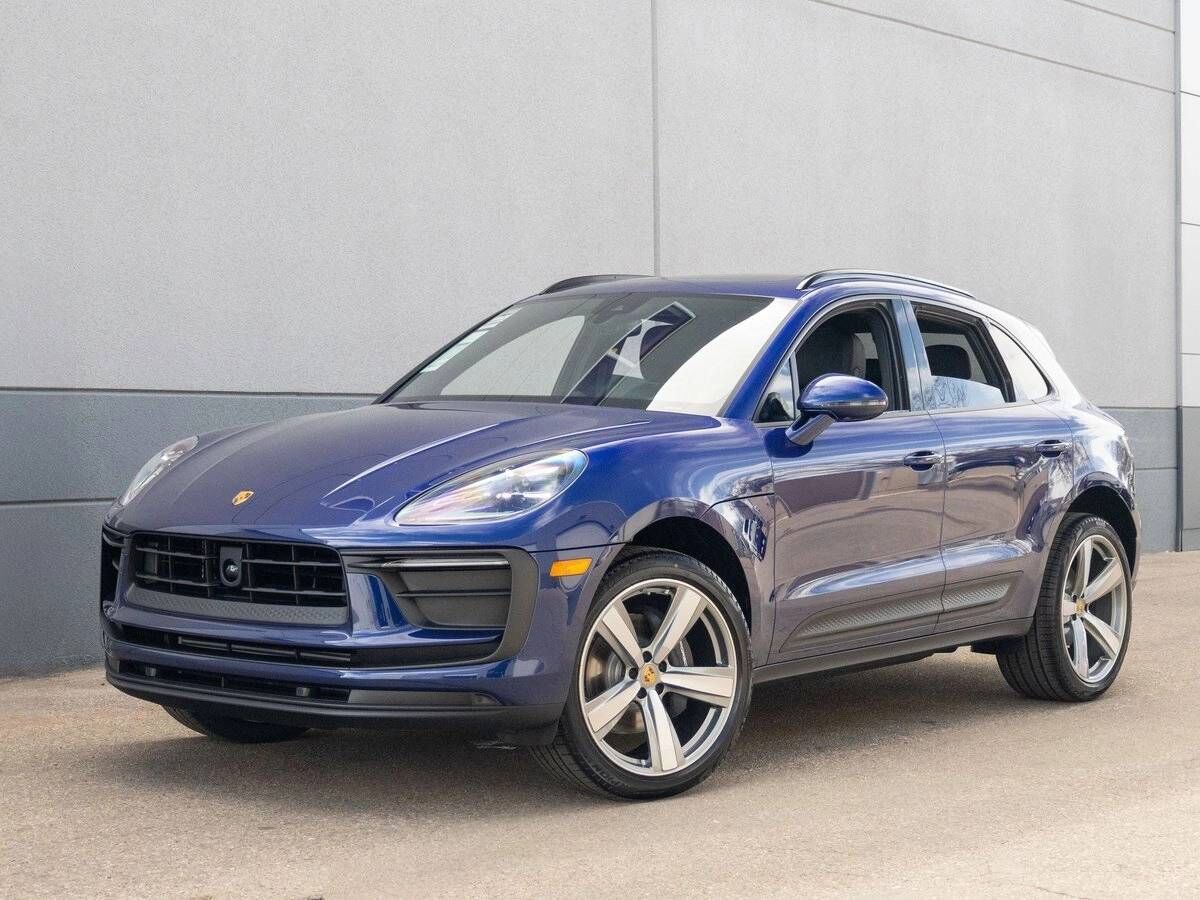 2025 PORSCHE Macan