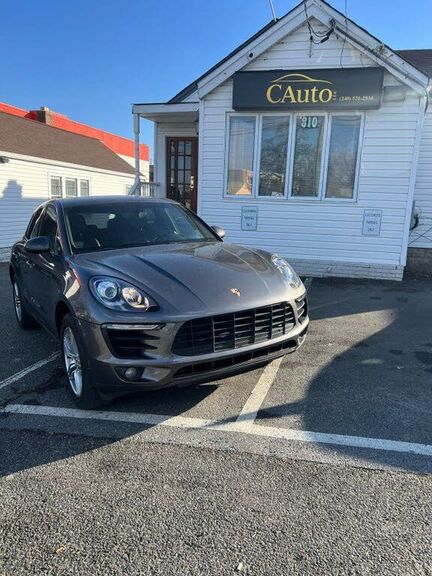 2016 PORSCHE Macan