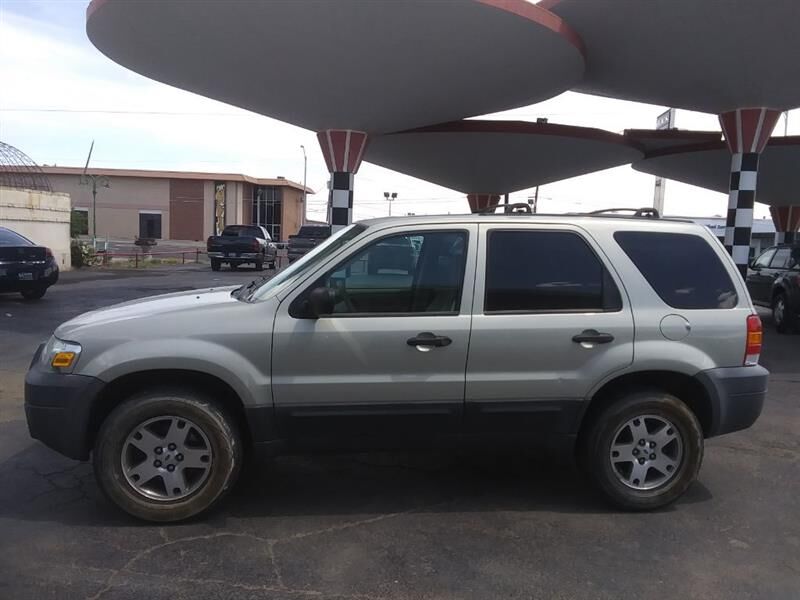 2005 FORD Escape