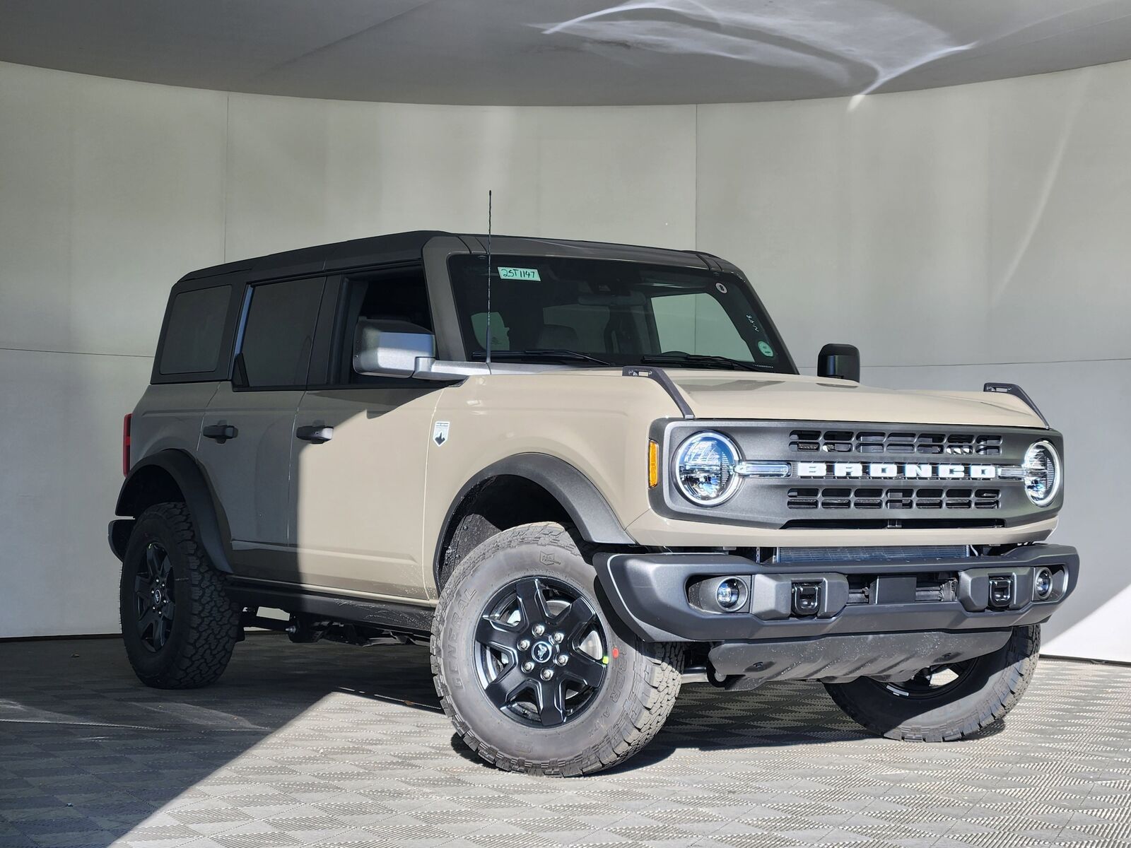 2025 FORD Bronco