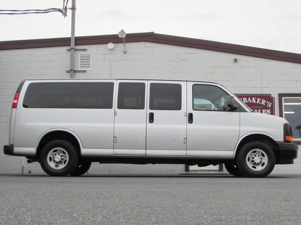2017 CHEVROLET Express