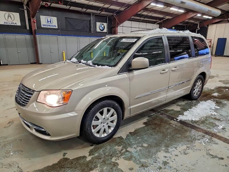 2013 CHRYSLER Town and Country