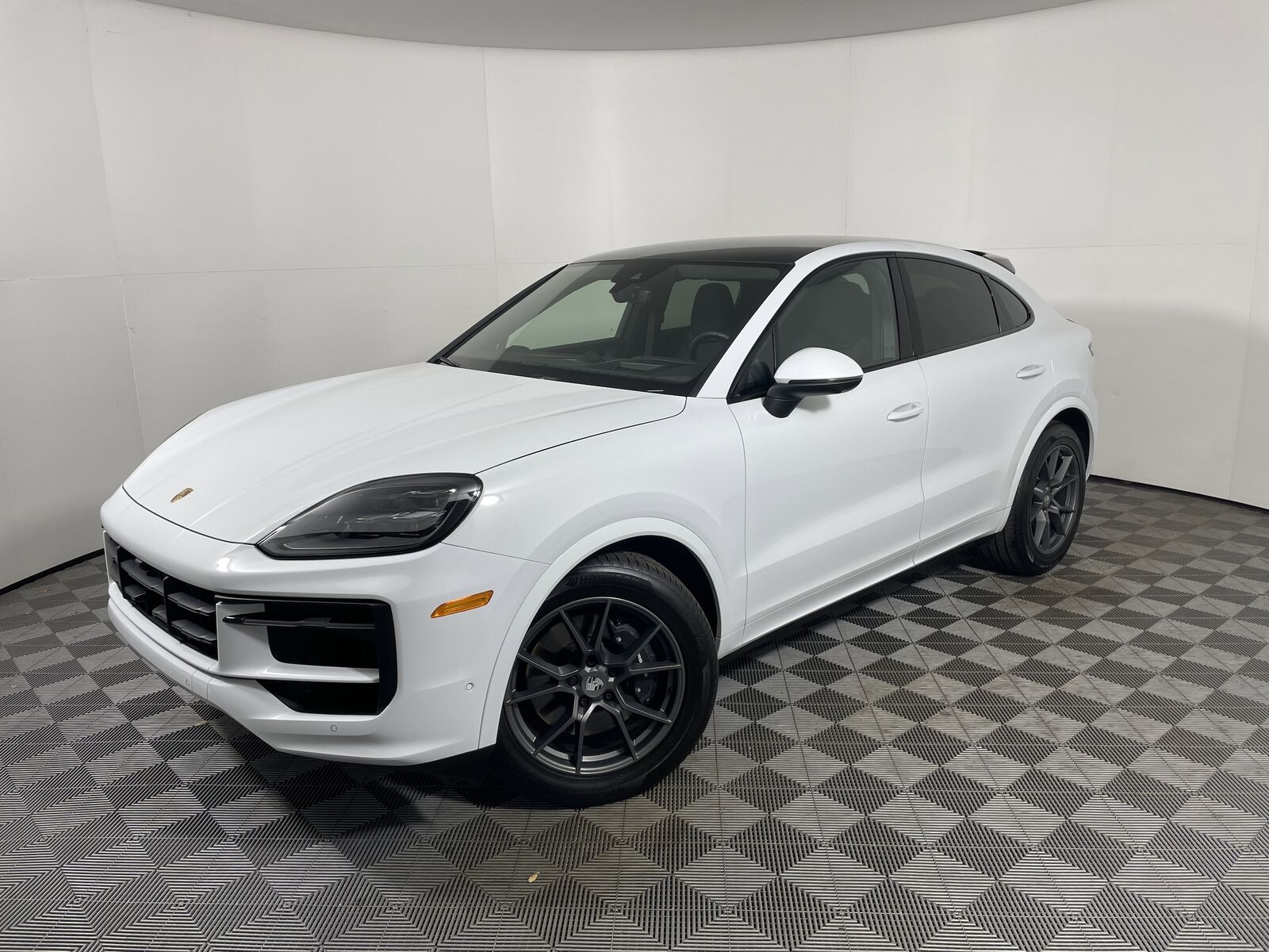 2025 PORSCHE Cayenne