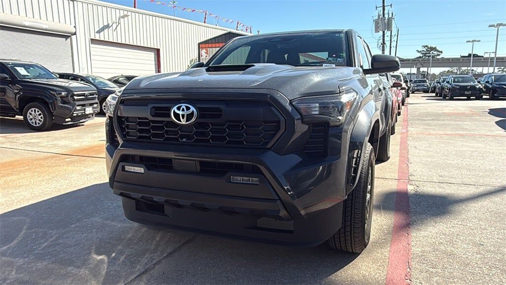 2025 TOYOTA Tacoma