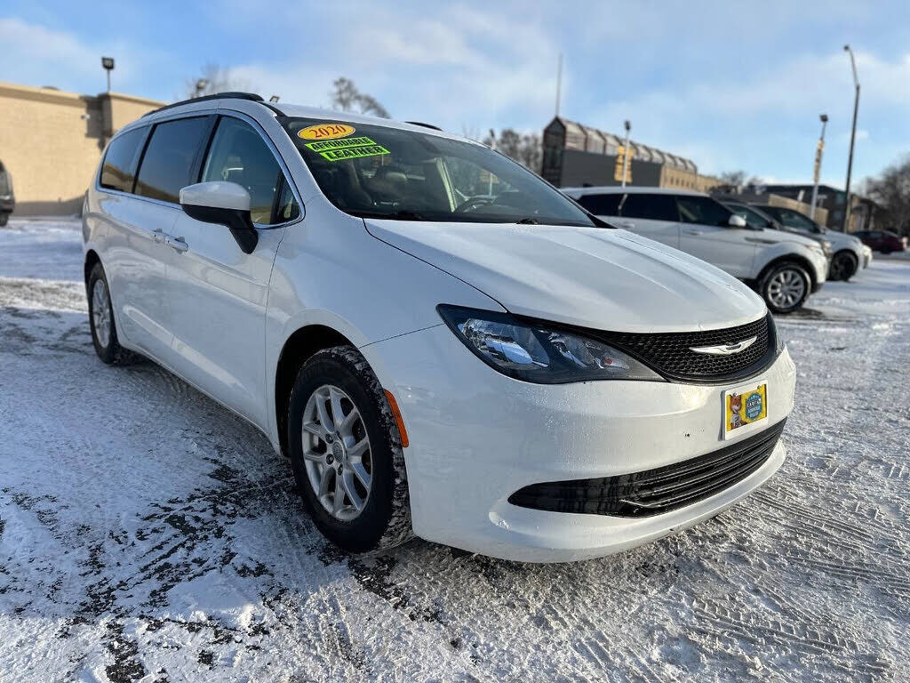 2020 CHRYSLER Voyager