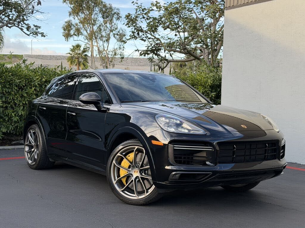 2023 PORSCHE Cayenne