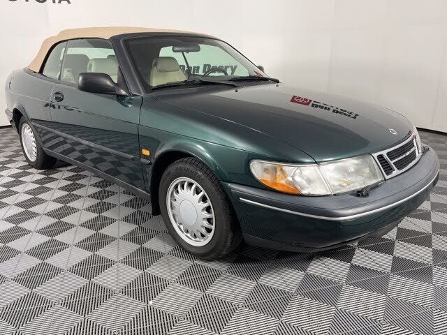 Saab 900