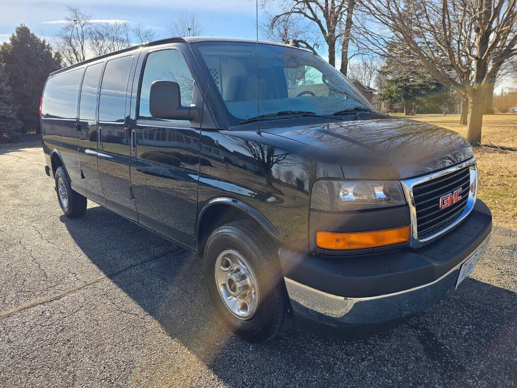 2023 GMC Savana