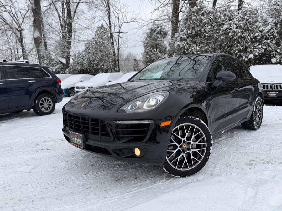 2018 PORSCHE Macan