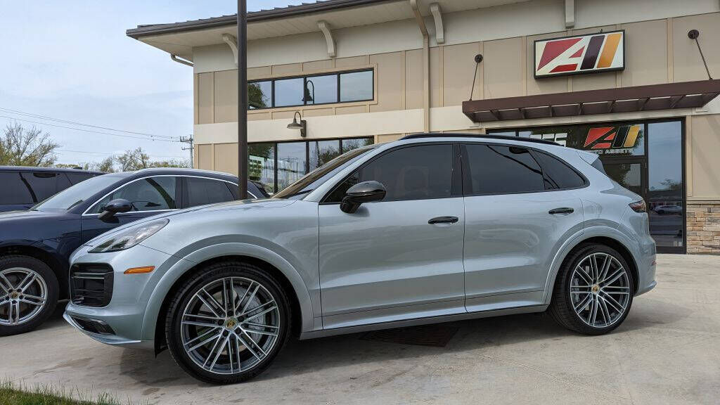 2020 PORSCHE Cayenne