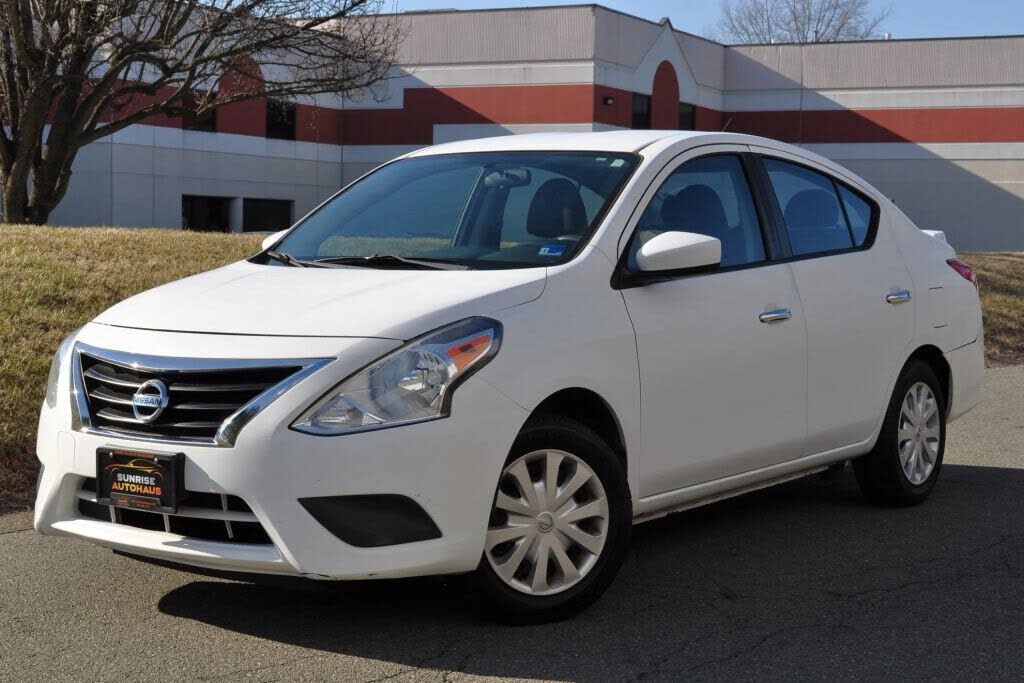 2017 NISSAN Versa