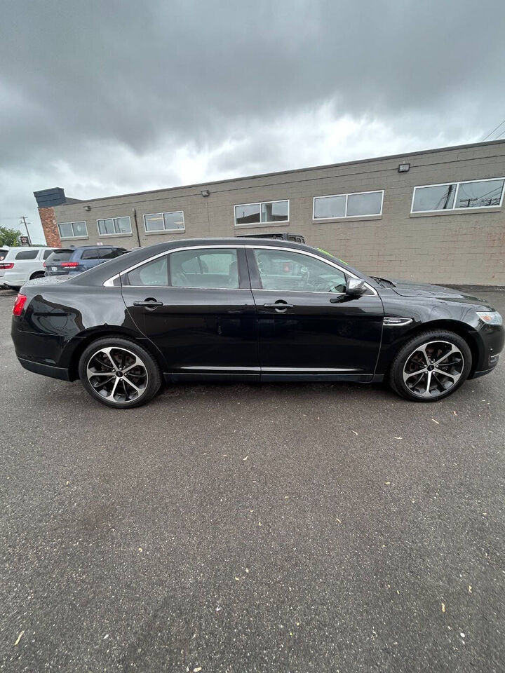 2014 FORD Taurus