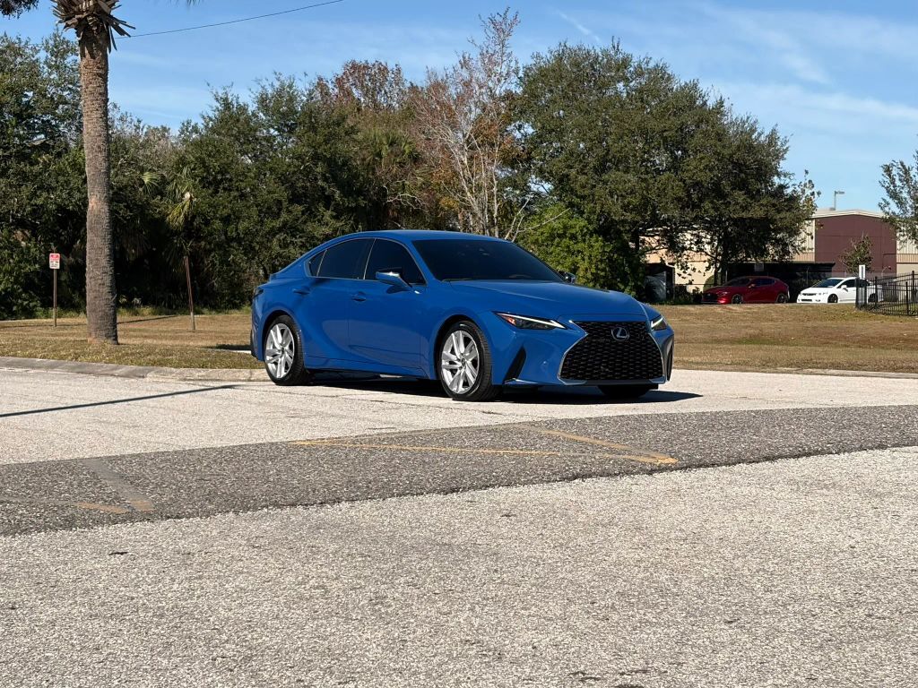 2021 LEXUS IS