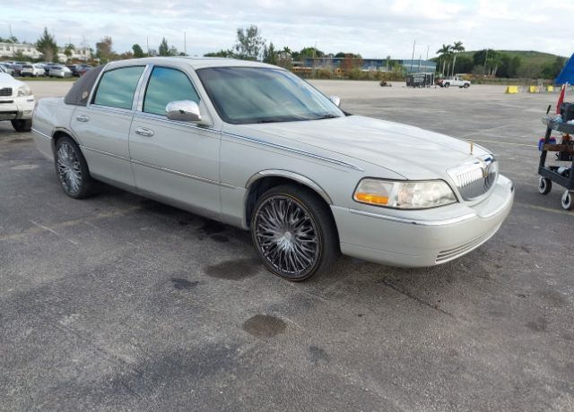 Lincoln Town Car
