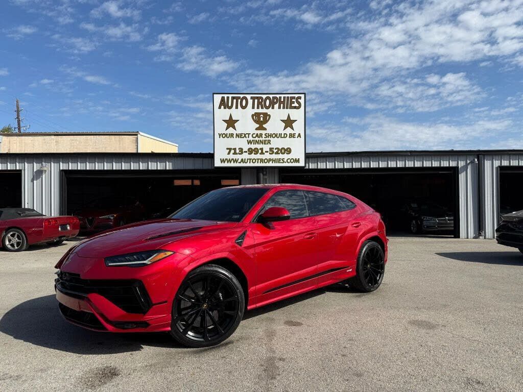 2023 LAMBORGHINI URUS