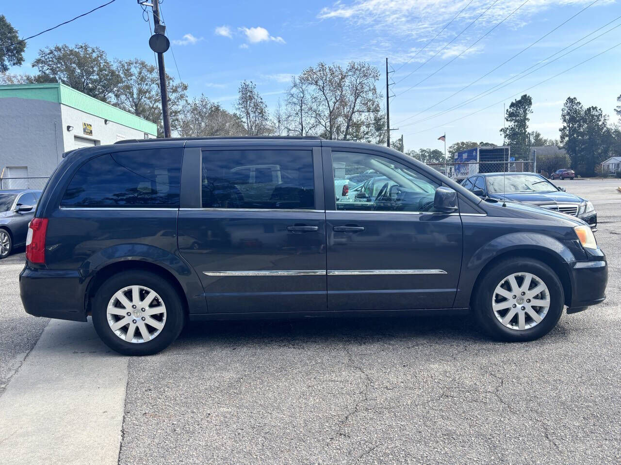 2014 CHRYSLER Town and Country