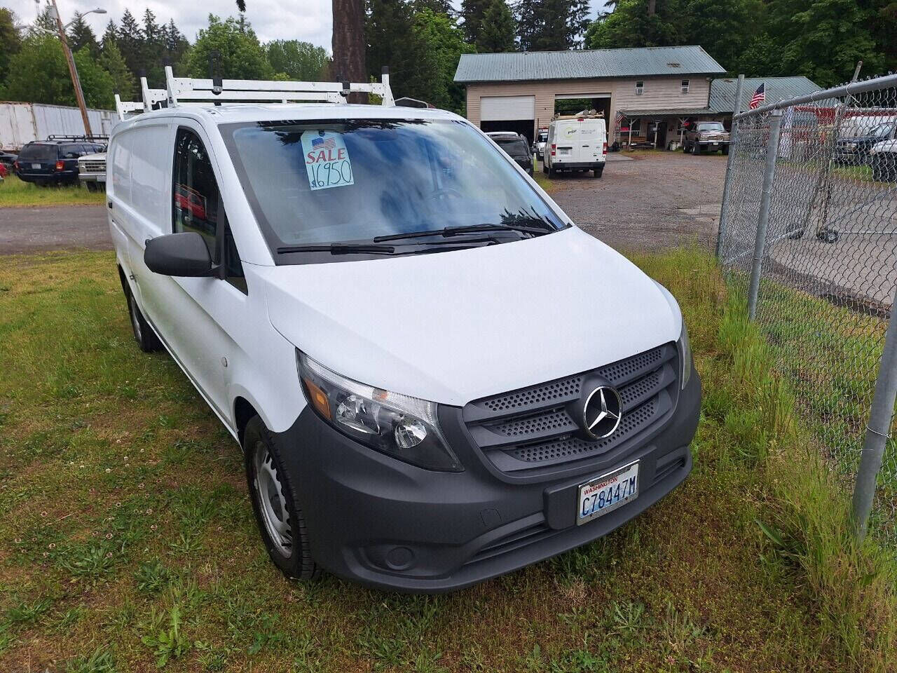 2018 MERCEDES-BENZ METRIS