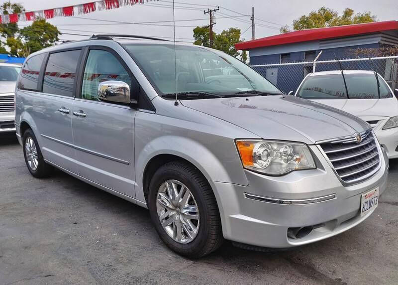 2008 CHRYSLER Town and Country