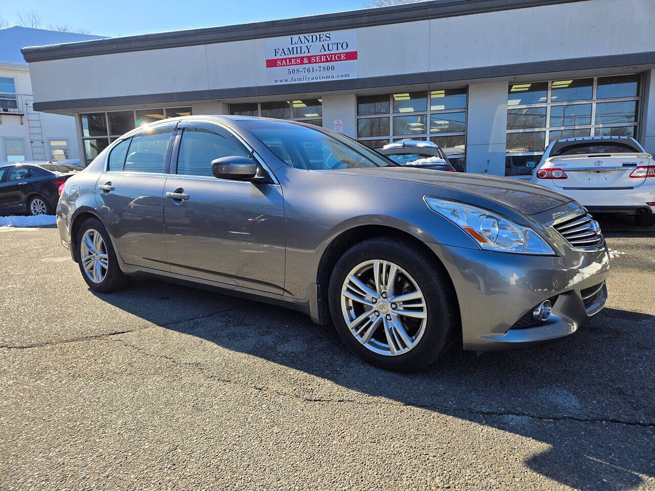 2013 INFINITI G37