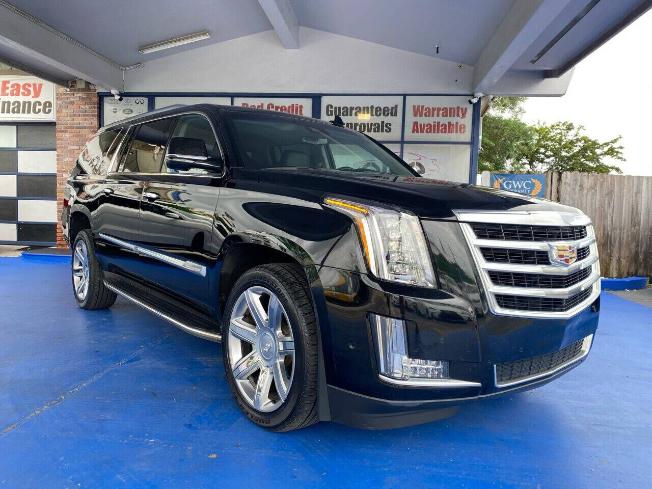 2017 CADILLAC Escalade ESV