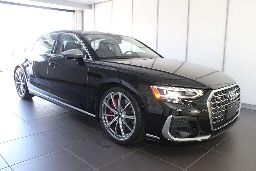 2023 AUDI S8