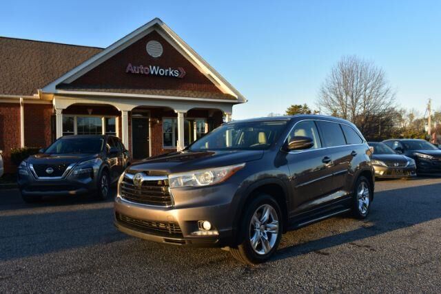 2015 TOYOTA Highlander