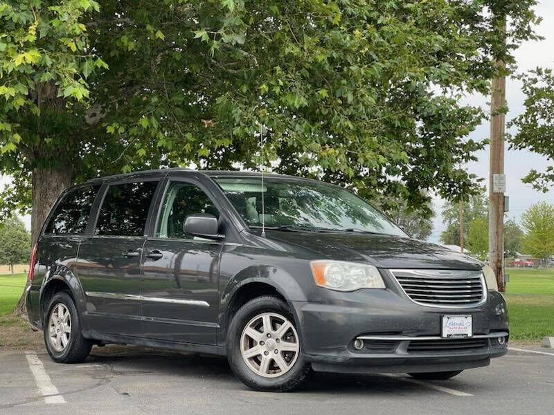 2012 CHRYSLER Town and Country