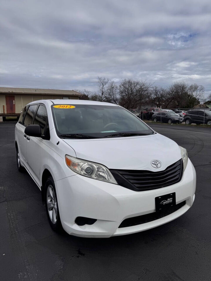2012 TOYOTA Sienna