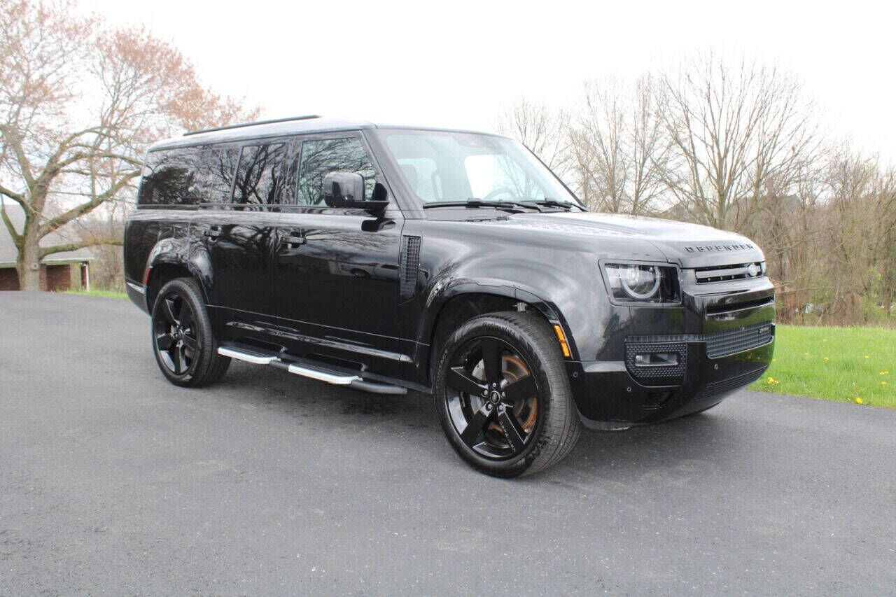 2023 LAND ROVER Defender