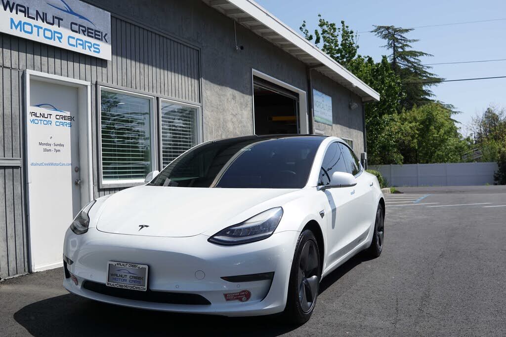 2020 TESLA Model 3