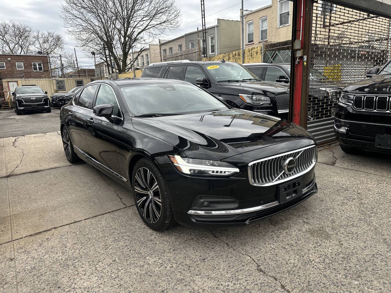 2023 VOLVO S90