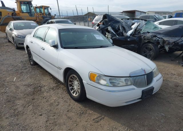 2000 LINCOLN Town Car