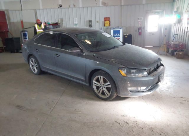 2012 VOLKSWAGEN Passat