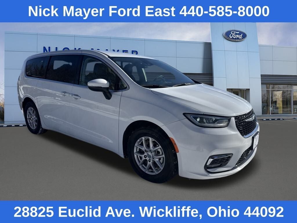 2023 CHRYSLER Pacifica