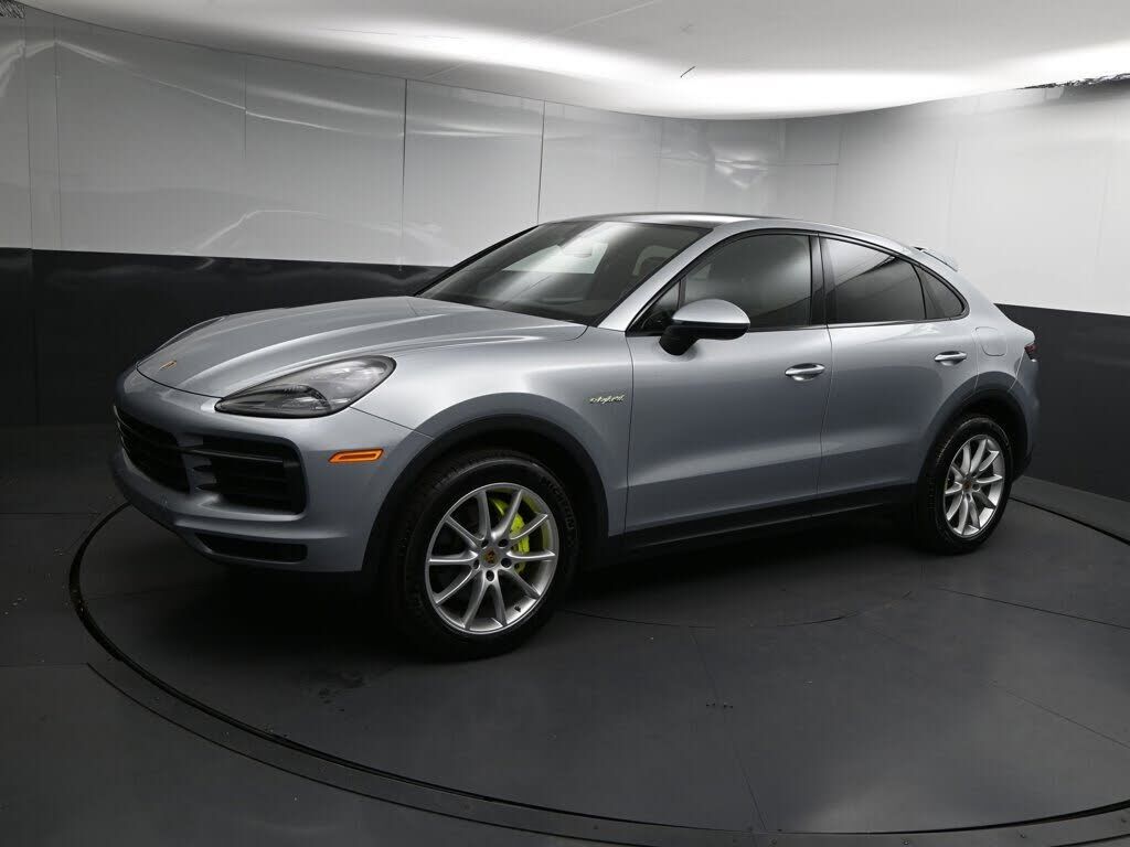2023 PORSCHE Cayenne