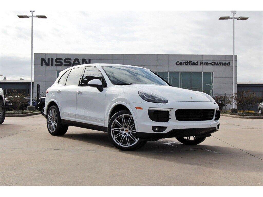 2017 PORSCHE Cayenne
